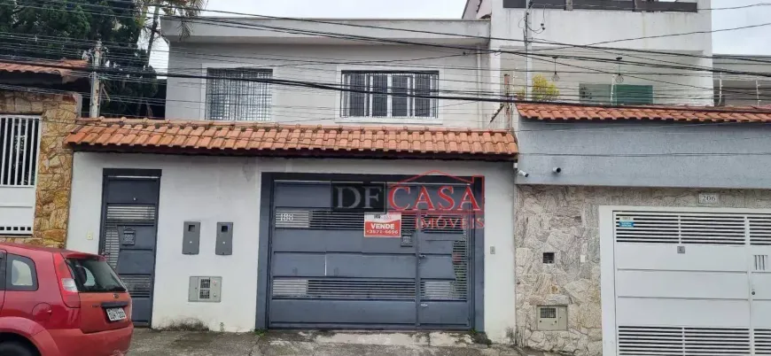 Foto do imóvel - Sobrado à venda com 4 quartos, 2 banheiros, 4 vagas na garagem e quintal em