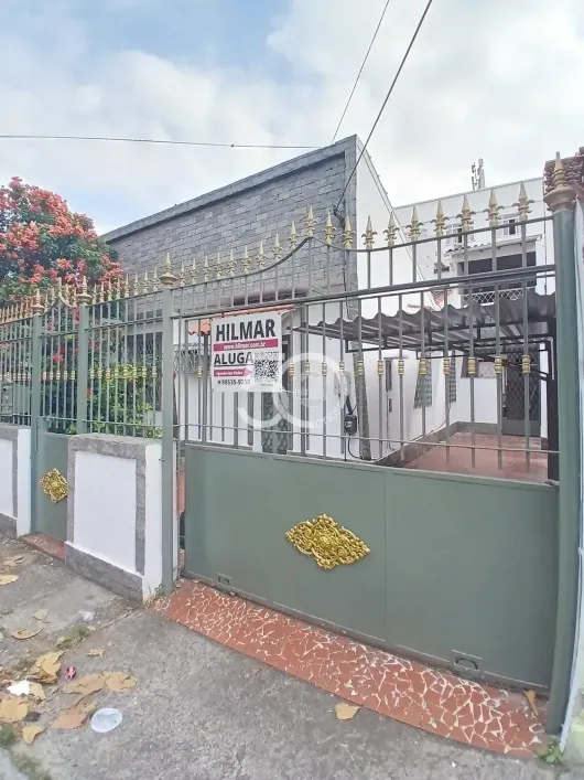 Foto do imóvel - Casa para alugar com 4 quartos, sendo 1 suíte, 186 m², 2 banheiros, 1 vaga na garagem, varanda.