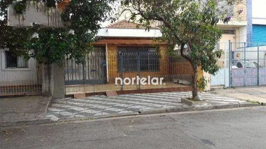 Foto do imóvel - Casa à venda com 4 quartos, 4 banheiros e 5 vagas na garagem próxima à Estação Domingos De.