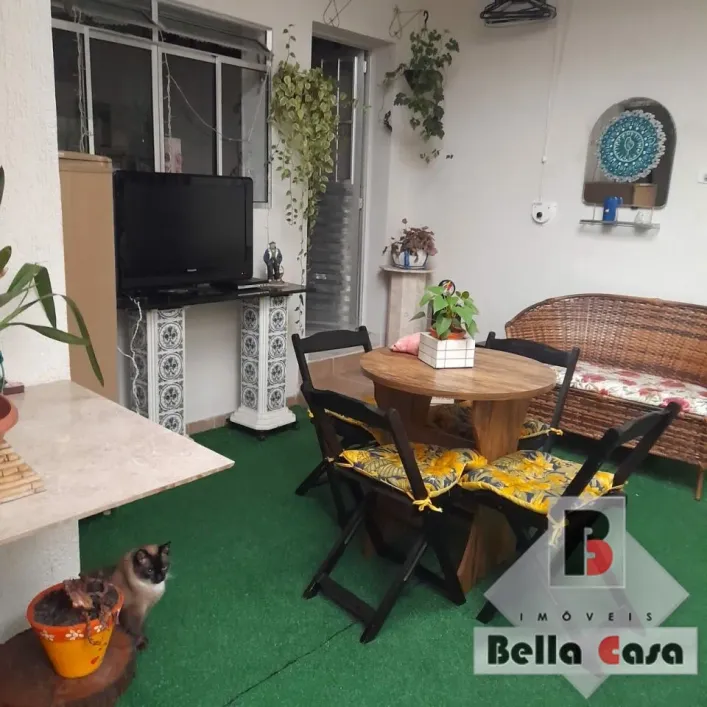 Foto do imóvel - Sobrado à venda com 4 quartos, 2 banheiros e 2 vagas na garagem em