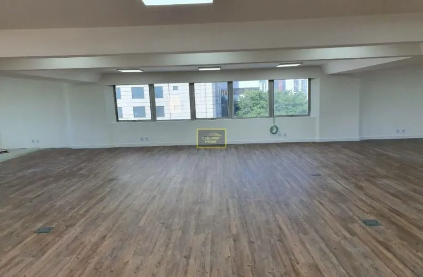 Foto do imóvel - Imóvel comercial para alugar com 204 m², 3 banheiros e 4 vagas na garagem próximo à Estação.