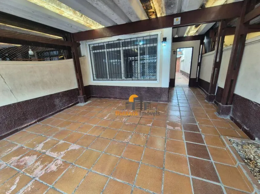 Foto do imóvel - Casa à venda com 3 quartos, 1 suíte, 134 m², 4 banheiros e 2 vagas na garagem em