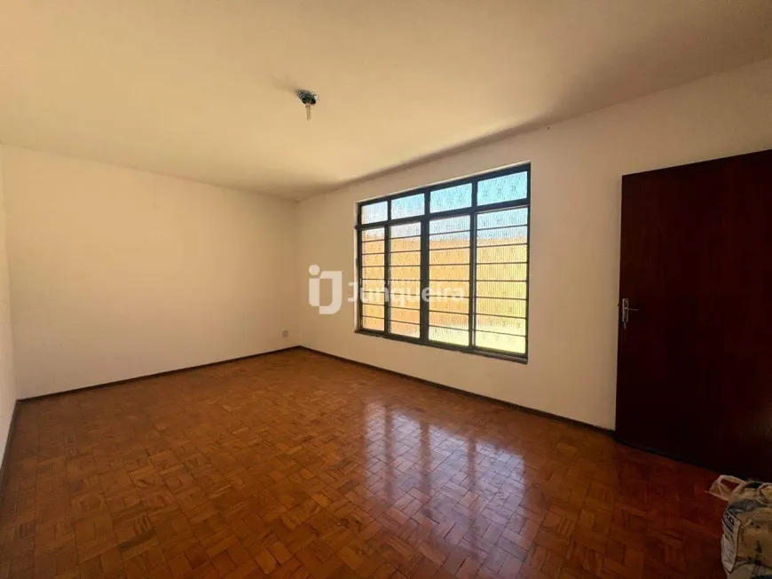 Foto do imóvel - Casa à venda com 2 quartos, 2 banheiros e 1 vaga na garagem de 114 m² em