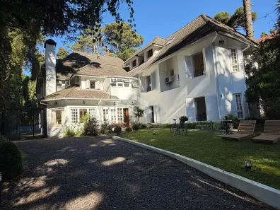 Prédio/Edifício Inteiro com 17 Quartos à venda, 800m² no Vila Suzana, Canela