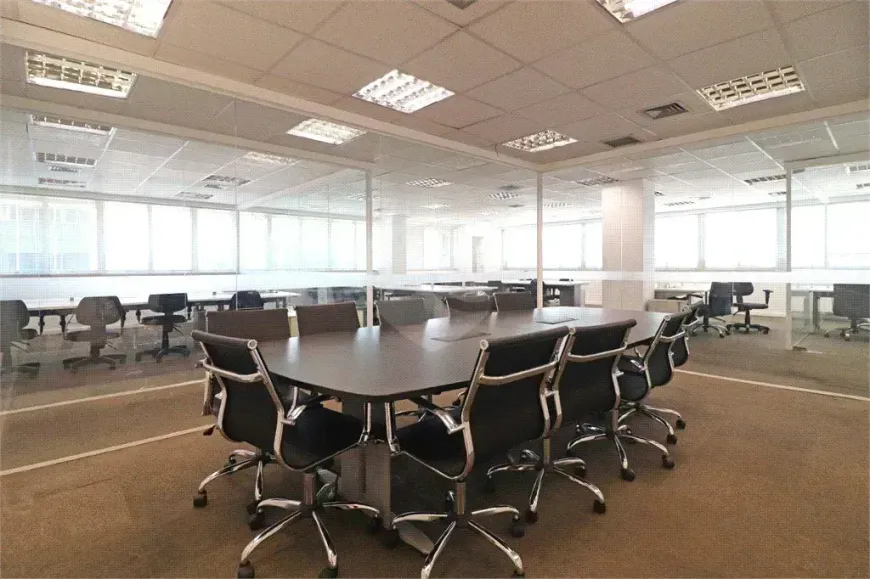 Foto do imóvel - Sala/Conjunto/Escritório à venda com 190 m², 3 banheiros e condomínio com elevador próximo ao.