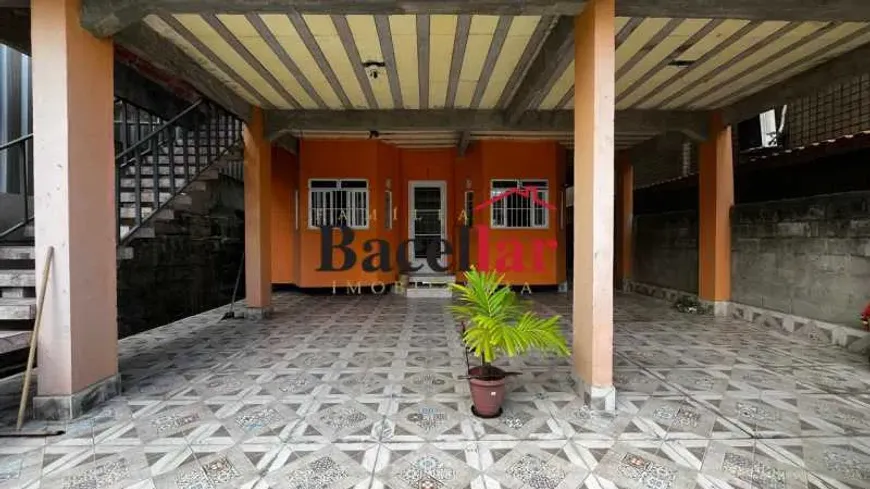 Foto do imóvel - Casa à venda com 4 quartos, 1 suíte, 100 m², 2 banheiros e 3 vagas em