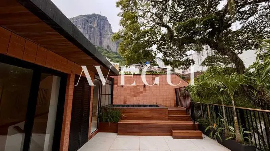 Foto do imóvel - Cobertura para alugar com 2 quartos, 2 suítes, 205 m², 3 banheiros e 2 vagas próximo à Estação.