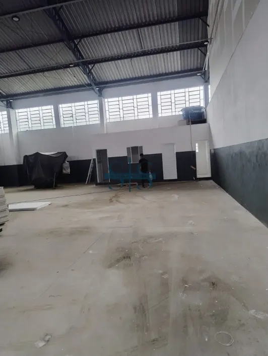 Foto do imóvel - Galpão/Depósito/Armazém para alugar com 400 m², 2 banheiros e 4 vagas na garagem em