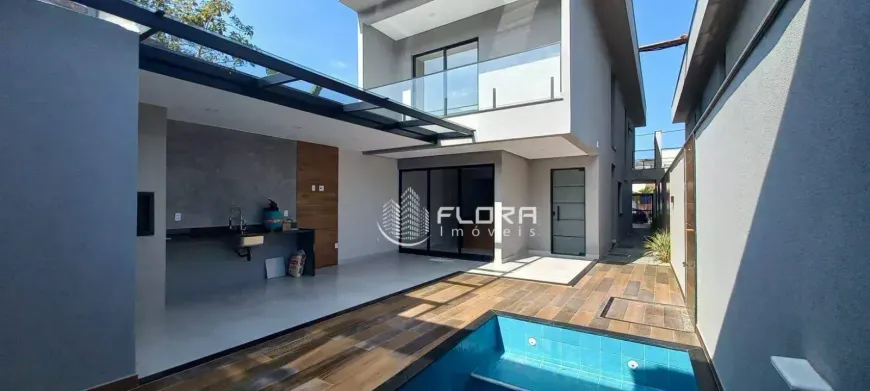 Foto do imóvel - Casa à venda com 4 quartos, sendo 3 suítes, 240 m², 4 banheiros, 1 vaga em