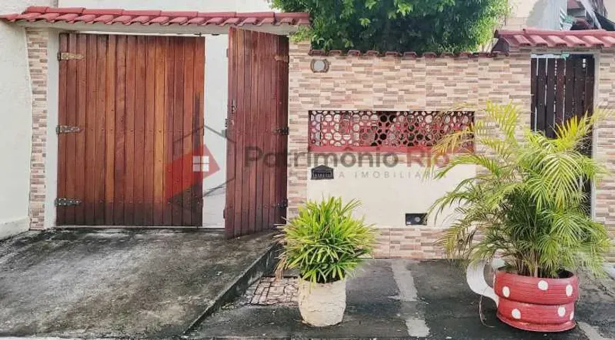 Foto do imóvel - Casa de condomínio à venda com 2 quartos, 1 banheiro, 3 vagas na garagem e condomínio fechado.