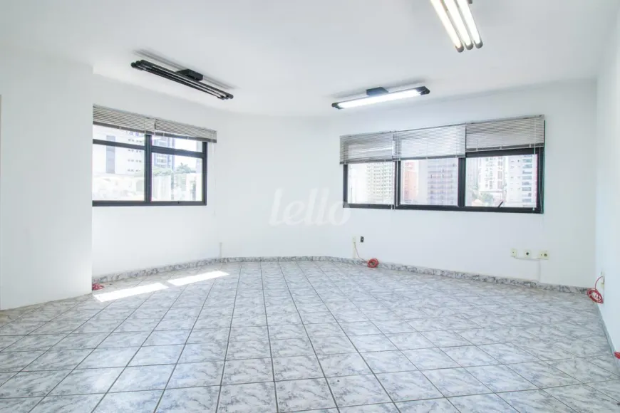 Foto do imóvel - Sala/Conjunto/Escritório para alugar com 44 m², 1 banheiro e 1 vaga na garagem próximo ao Metrô.