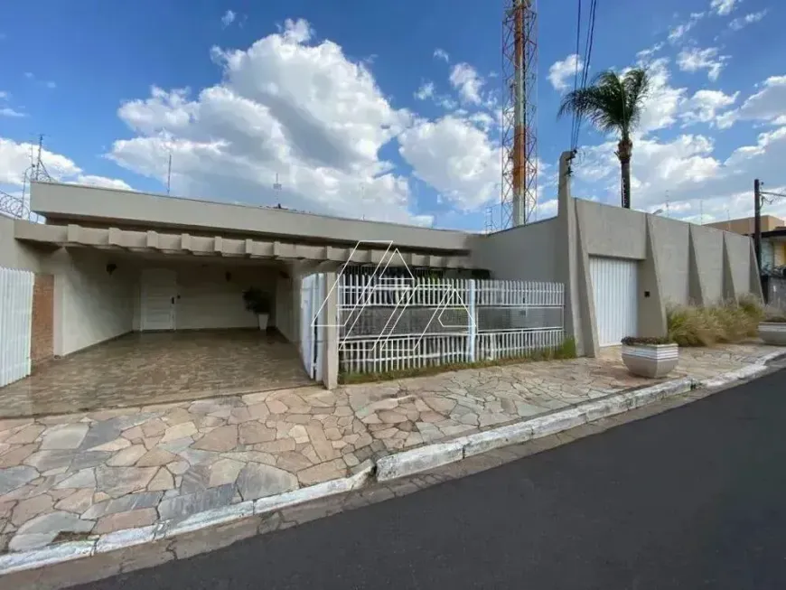Foto do imóvel - Casa para alugar com 4 quartos, 4 suítes, 8 banheiros, 385 m², 7 vagas na garagem e condomínio.