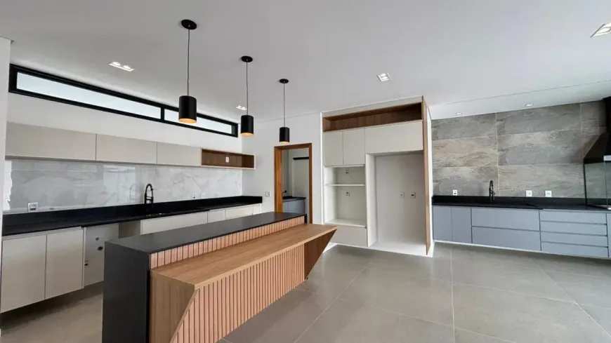 Foto do imóvel - Casa de condomínio para alugar com 210 m², 3 quartos, 4 banheiros, 2 vagas