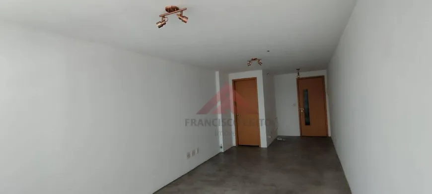 Foto do imóvel - Sala/Conjunto/Escritório à venda com 27 m², 1 banheiro e 1 vaga na garagem em