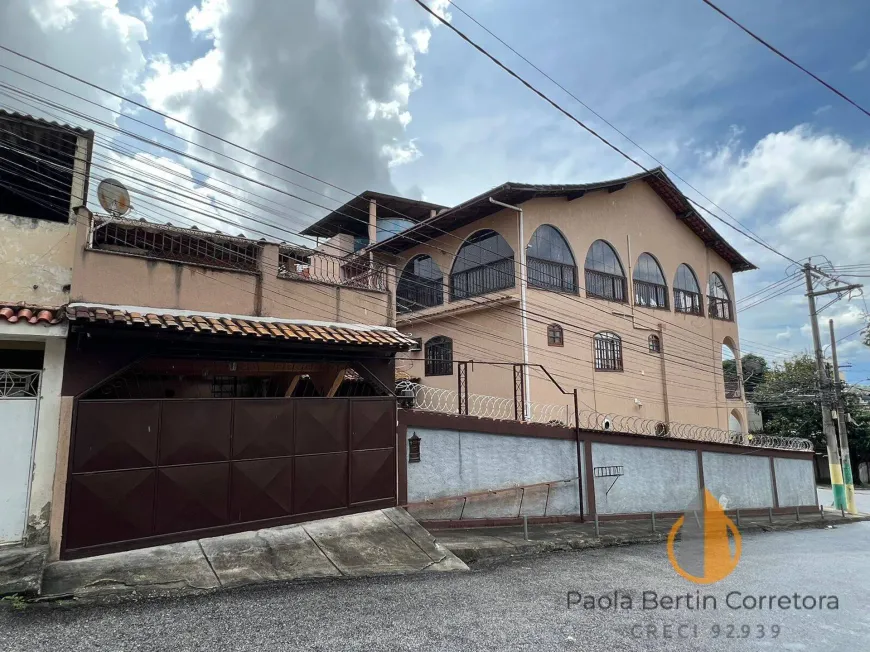 Foto do imóvel - Casa à venda com 3 quartos, 1 suíte, 278 m², 5 banheiros e 3 vagas na garagem em