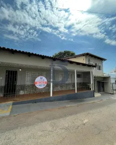 Casa Comercial com 4 Quartos para alugar, 184m² no Centro, Anápolis