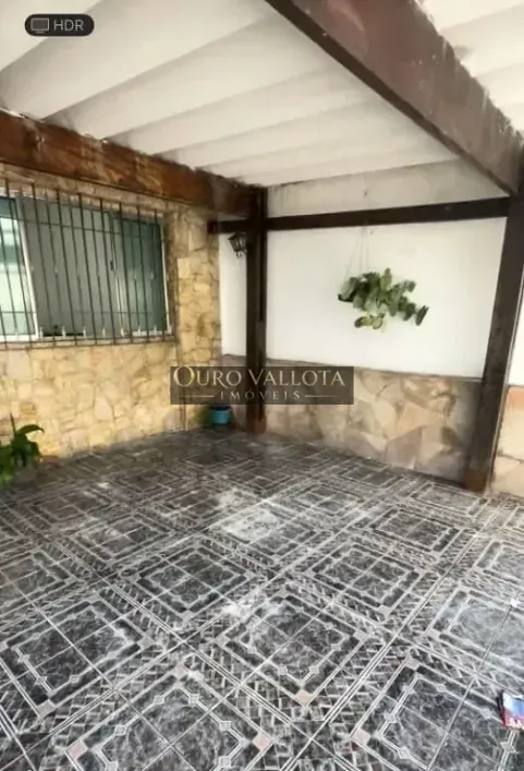 Foto do imóvel - Sobrado à venda com 3 quartos, 2 banheiros, 2 vagas na garagem, quintal e aceita animais.