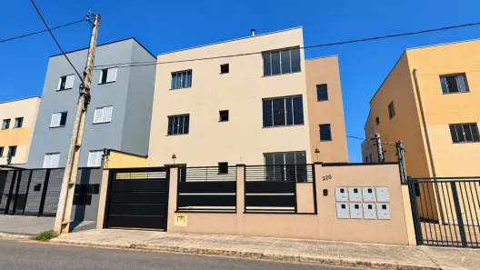 Apartamento com 2 Quartos para alugar, 70m² no Centro, Pouso Alegre