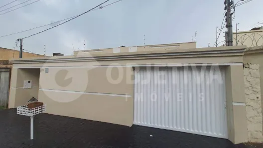 Casa com 3 Quartos para alugar, 162m² no Martins, Uberlândia