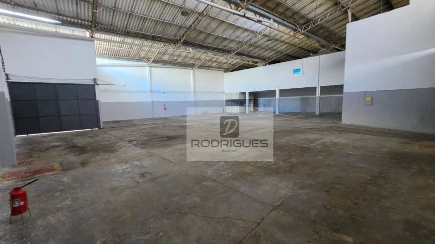 Foto do imóvel - Galpão/Depósito/Armazém para alugar com 860 m², 1 banheiro
