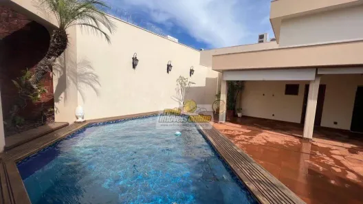 Casa com 4 Quartos para alugar, 567m² no Centro, Uberaba