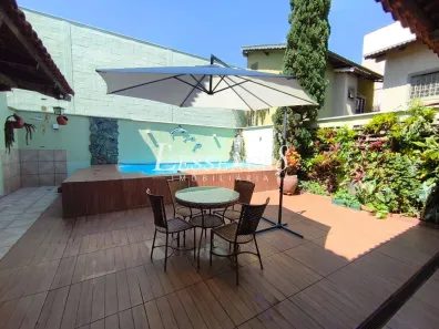 Casa com 4 Quartos à venda, 328m² no Jardim América, Goiânia