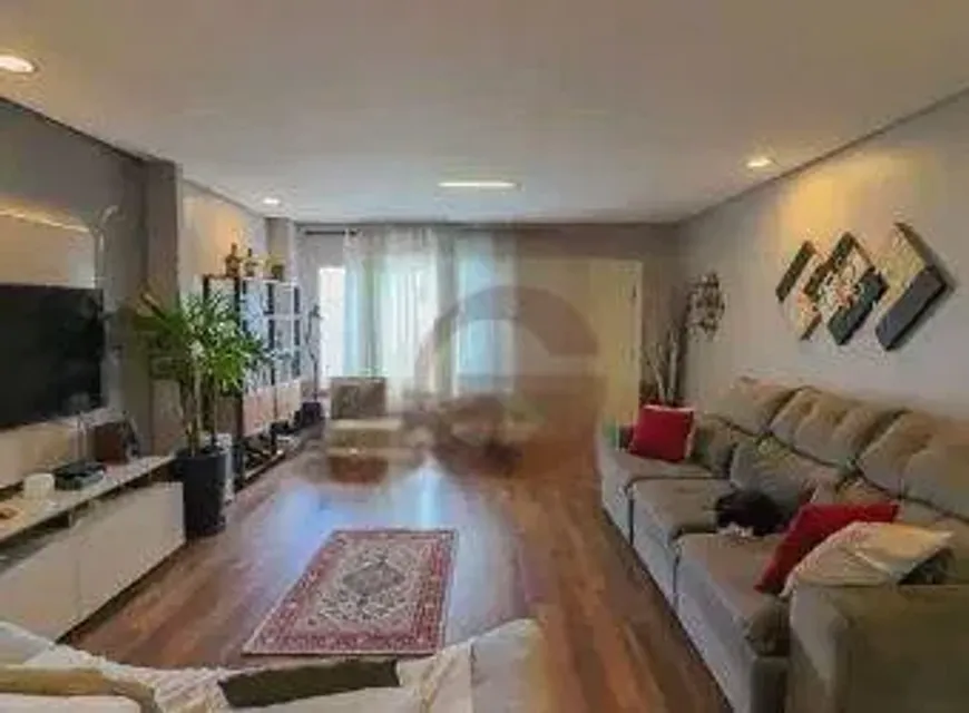 Foto do imóvel - Sobrado à venda com 4 quartos, 4 suítes, 240 m², 4 banheiros e 4 vagas na garagem em