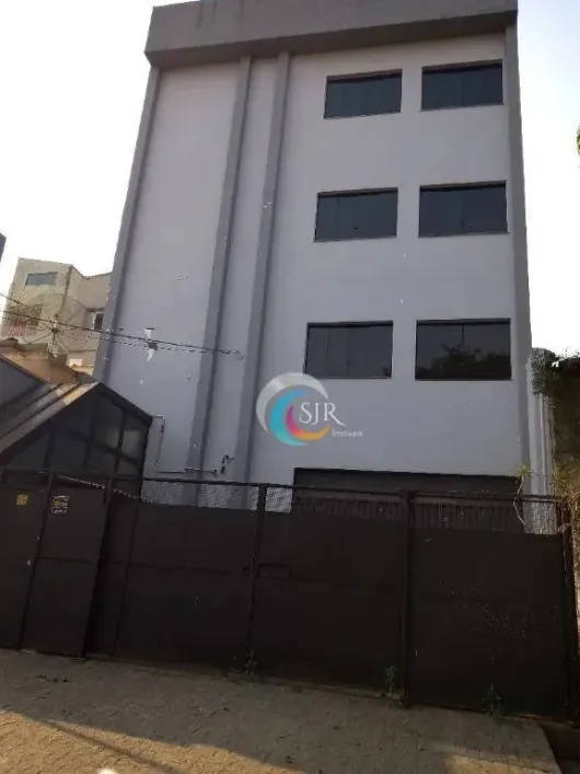 Foto do imóvel - Prédio inteiro disponível para aluguel ou compra com 684 m², 9 banheiros e 3 vagas na garagem.