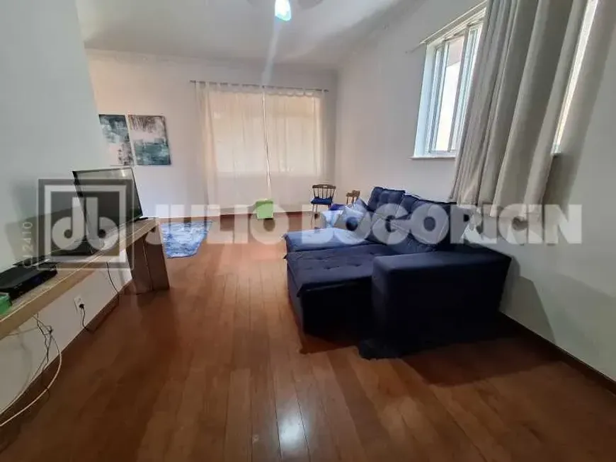 Foto do imóvel - Apartamento à venda com 3 quartos, 2 banheiros e aceita animais em