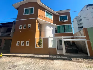 Casa com 5 Quartos para alugar, 250m² no Centro, Macaé