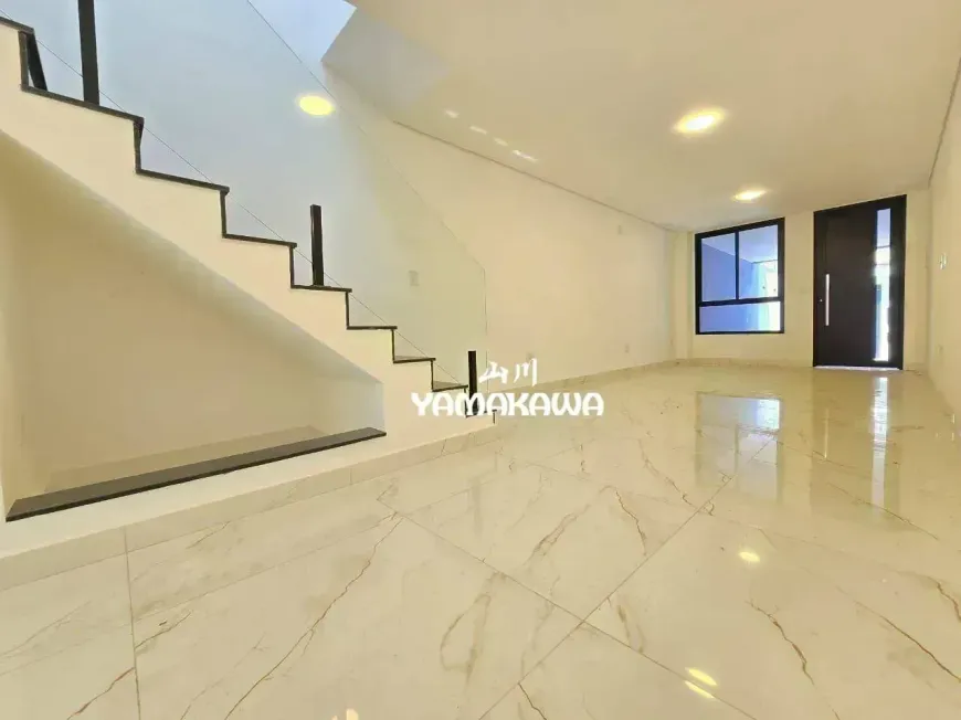 Foto do imóvel - Sobrado à venda com 3 quartos, 3 suítes, 160 m², 5 banheiros e 4 vagas na garagem em