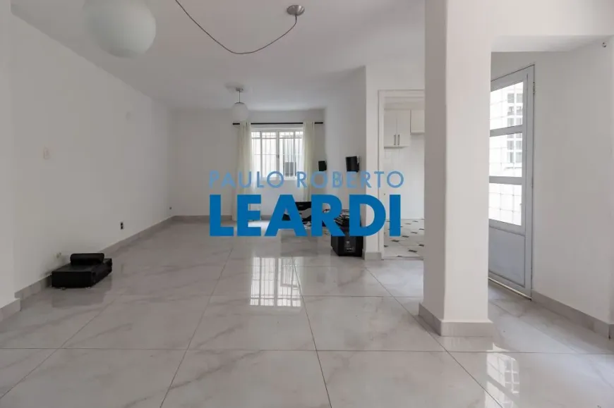Foto do imóvel - Casa à venda com 3 quartos, 3 suítes, 4 banheiros, 176 m², 3 vagas e aceita animais em