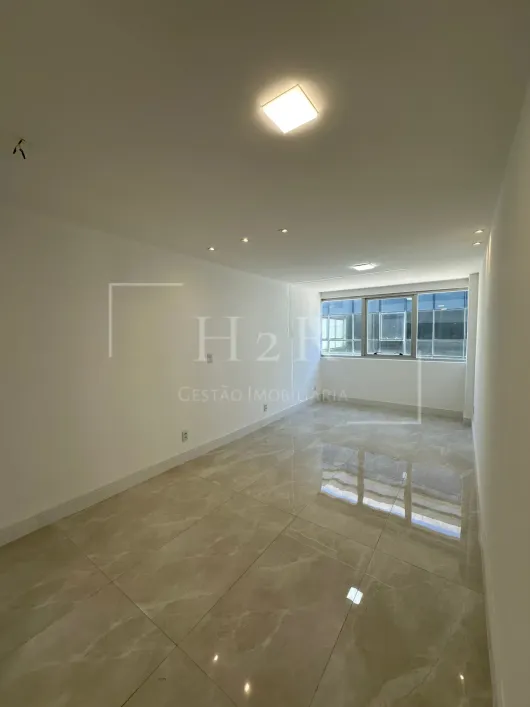 Foto do imóvel - Centro comercial para alugar com 24 m², 1 banheiro e 1 vaga na garagem em