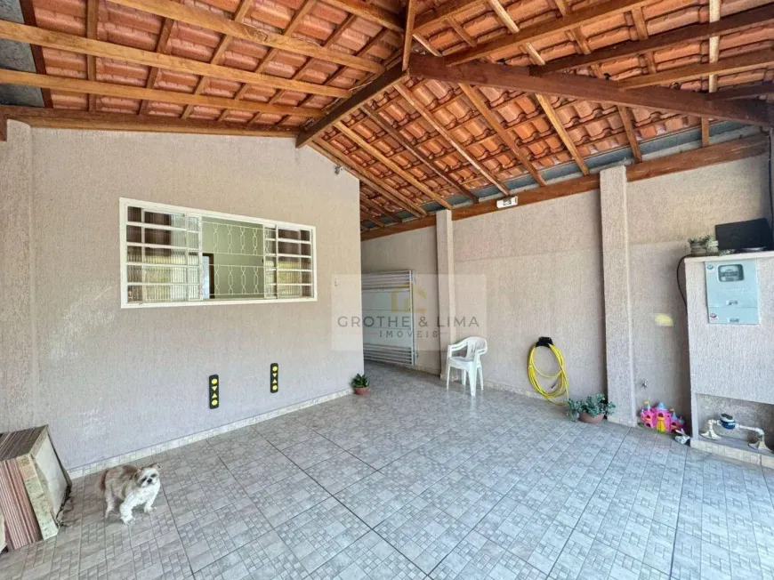Foto do imóvel - Casa à venda com 2 quartos, 1 suíte, 2 banheiros e 2 vagas na garagem em