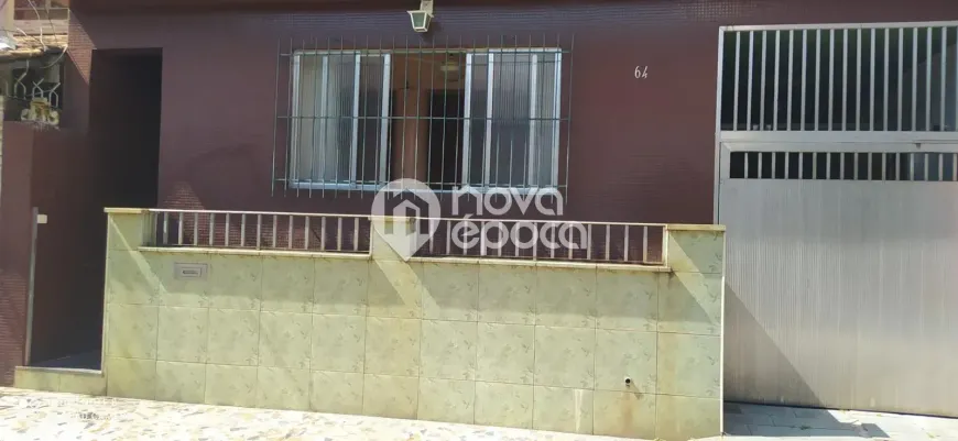 Foto do imóvel - Casa à venda com 4 quartos, 1 suíte, 251 m², 3 banheiros, 2 vagas e mobiliado em