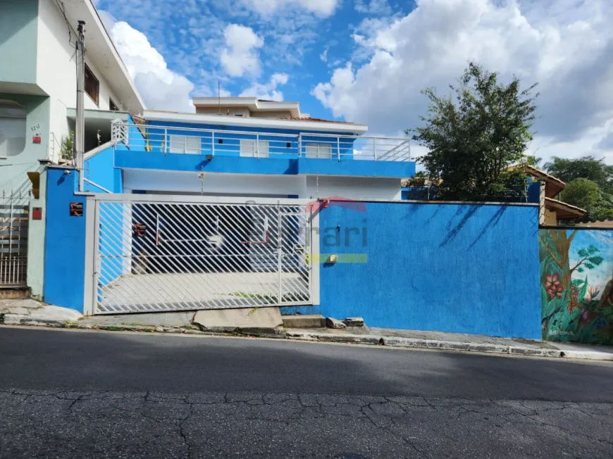 Foto do imóvel - Sobrado para alugar com 4 quartos, 3 suítes, 120 m², 5 banheiros e 4 vagas na garagem em