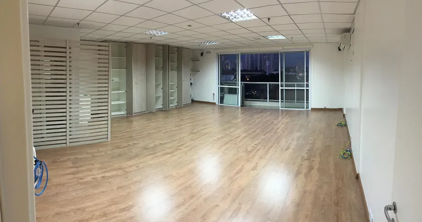 Foto do imóvel - Sala/Conjunto/Escritório à venda com 62 m², 1 banheiro e 2 vagas na garagem próximo à Estação.