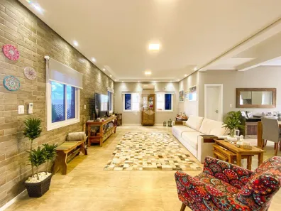 Casa com 3 Quartos à venda, 256m² no Igara, Canoas