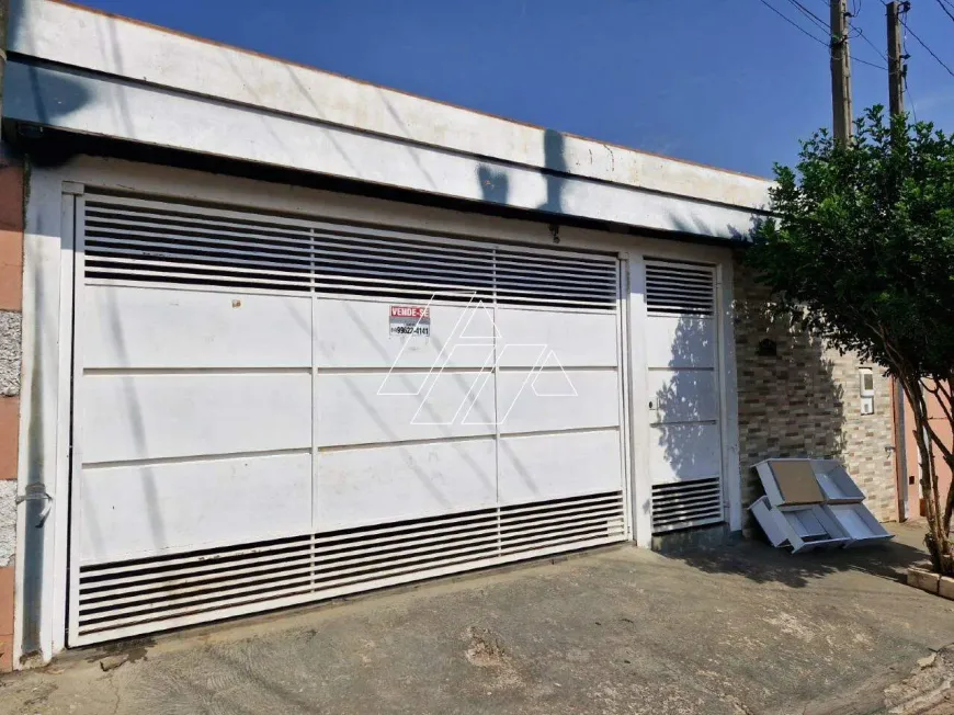 Foto do imóvel - Casa à venda com 3 quartos, 1 suíte, 130 m² e churrasqueira no condomínio em
