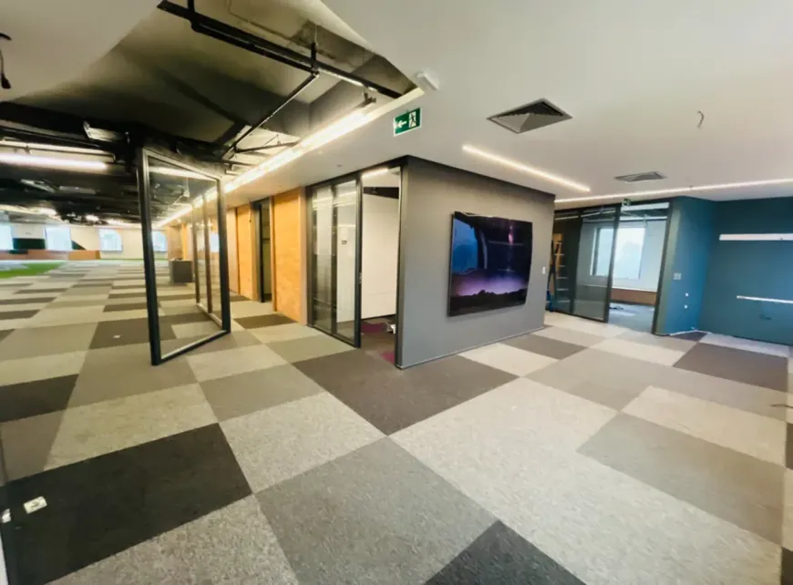 Foto do imóvel - Sala/Conjunto/Escritório para alugar com 319 m², 4 banheiros, 5 vagas e recepção em