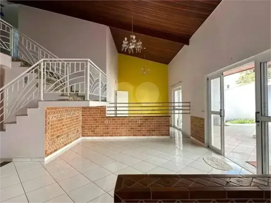 Foto do imóvel - Sobrado à venda com 4 quartos, 2 suítes, 304 m², 5 banheiros e 4 vagas na garagem em