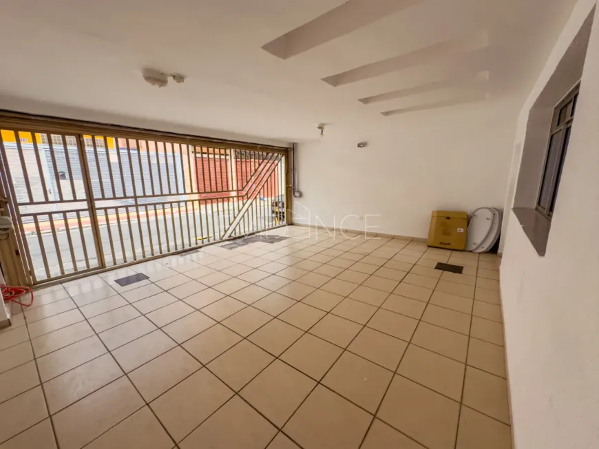 Foto do imóvel - Sobrado à venda com 4 quartos, 1 suíte, 150 m², 3 banheiros e 3 vagas na garagem em