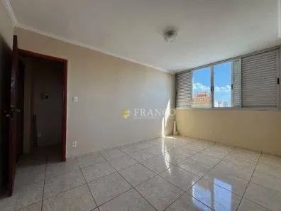 Apartamento com 2 Quartos à venda, 70m² no Centro, Taubaté