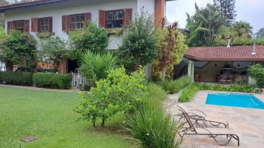 Foto do imóvel - Casa à venda com 4 quartos, 2 suítes, 500 m², 3 banheiros e 4 vagas na garagem em