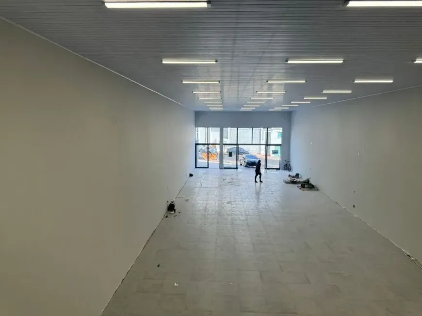 Foto do imóvel - Ponto comercial/Loja/Box para alugar com cozinha, 4 vagas na garagem e 400 m² em