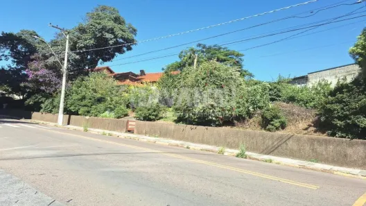 Sobrado com 5 Quartos à venda, 300m² no Centro, Vinhedo