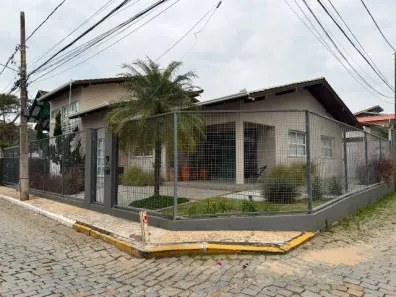 Casa com 3 Quartos para alugar, 300m² no Cabeçudas, Itajaí