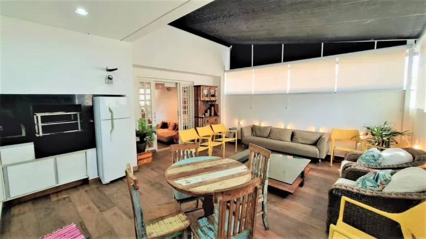 Foto do imóvel - Sobrado à venda com 4 quartos, 2 suítes, 340 m², 4 a 5 banheiros e 2 vagas em