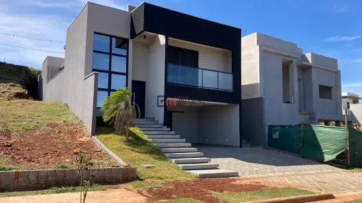 Sobrado com 3 Quartos para venda ou aluguel, 149m² no Gleba Simon Frazer, Londrina
