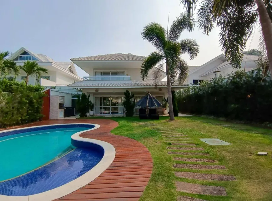 Foto do imóvel - Casa de condomínio para alugar com 4 quartos, sendo 4 suítes, 5 banheiros, 9 vagas na garagem e.